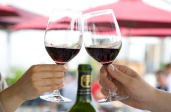 Rượu có thể làm họ bị tai nạn xe trước khi bị...tim mạch