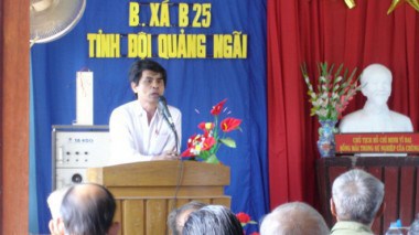 Thầy Trọng tại một buổi lễ kỷ niệm bệnh xá của Tỉnh đội Quảng Ngãi năm 2005 – Ảnh tư liệu