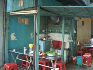 Cà phê Lão Tử là cái quán cóc thế này đây. (Hình: Nguyễn Ðạt/Người Việt)