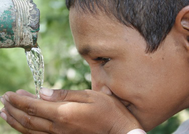 Nhiễm ammonium ở mức cao là dấu hiệu nguồn nước bị ô nhiễm, nhất là nhiễm một số chất hữu cơ có thể gây hại cho sức khoẻ con người. Vấn đề là phải khảo sát sự ô nhiễm này một cách toàn diện, chứ không chỉ nhắm vào ammonium như một tác nhân tiềm năng ung thư.