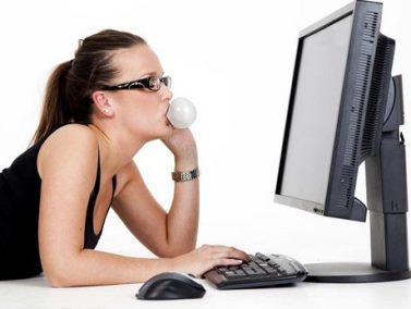 Nhiều nghiên cứu cho thấy nhai chewing gum còn giúp cải thiện trí nhớ, tự tin, sạch miệng, giảm cân,…Tuy nhiên, những công trình này chỉ phục vụ bán hàng hơn là góp phần vào tri thức khoa học.