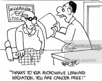 Trong thực tế, đã có trường hợp nào bị ung thư do dùng lò vi ba được ghi nhận chưa? Và đã có trường hợp nào bị stress, bị suy giảm trí nhớ, thị lực do ăn thực phẩm đun nấu bằng lò vi ba chưa?